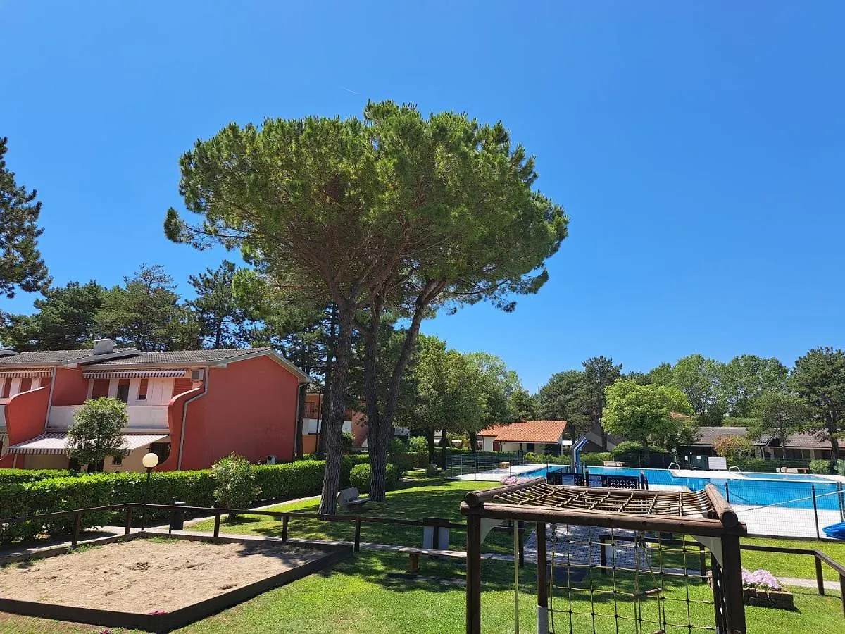 Adriella Apartments Bibione 0*,  İtalya